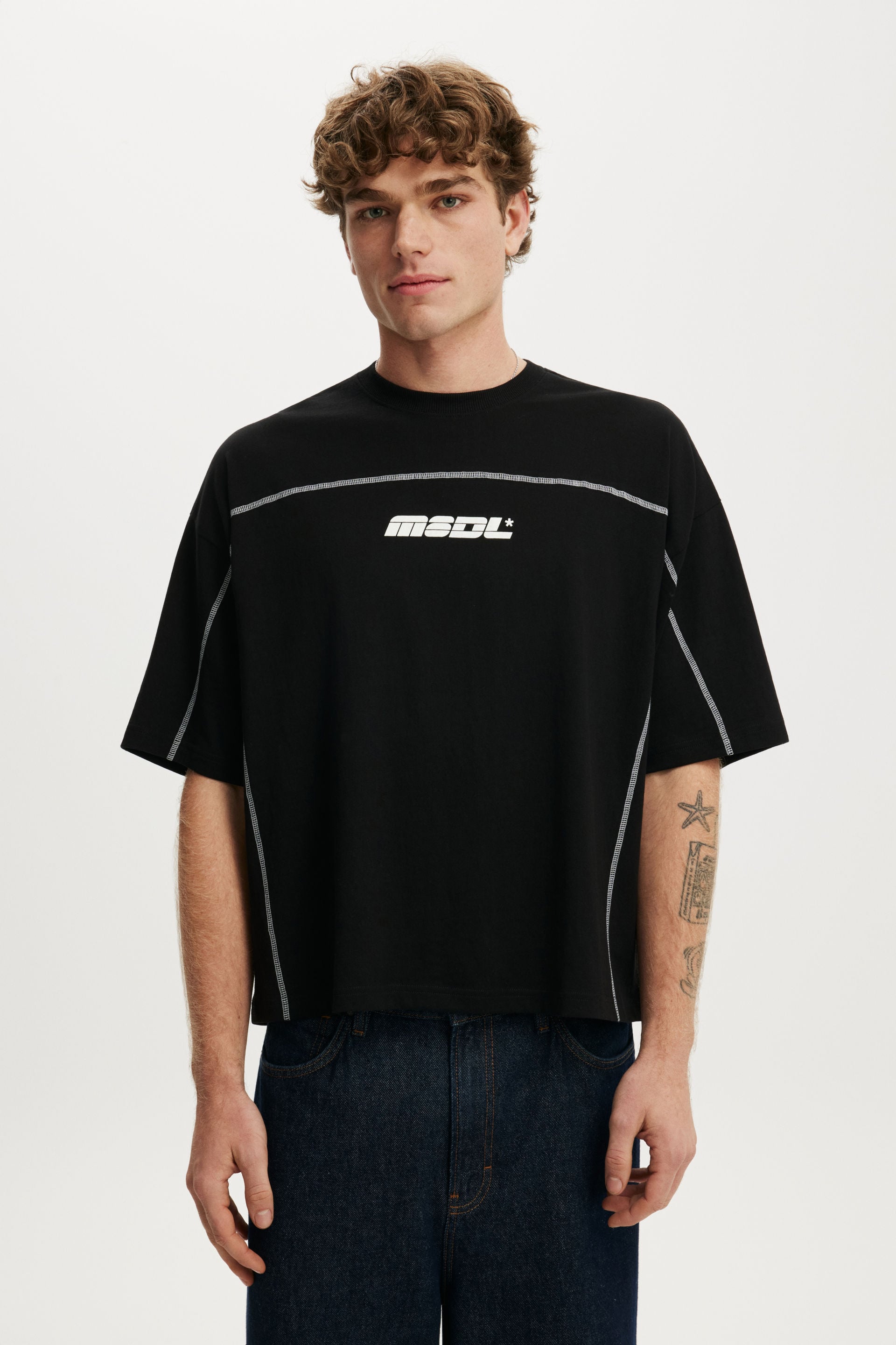 Cropped Fit Graphic T-Shirt - Cotton On